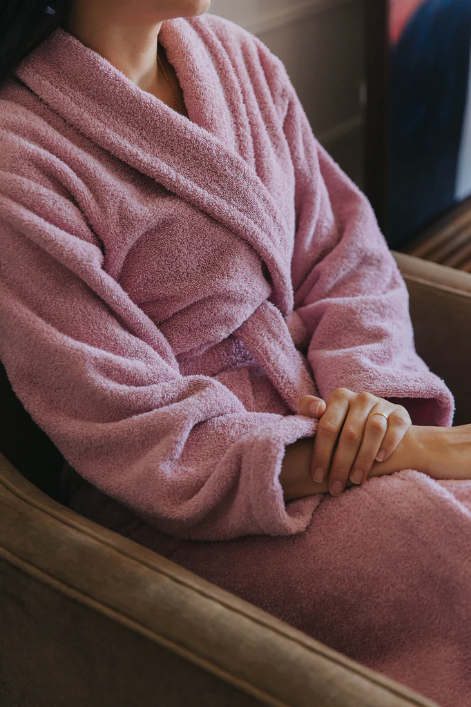 torres-novas-bathrobes-model-old-pink-5_683x1024