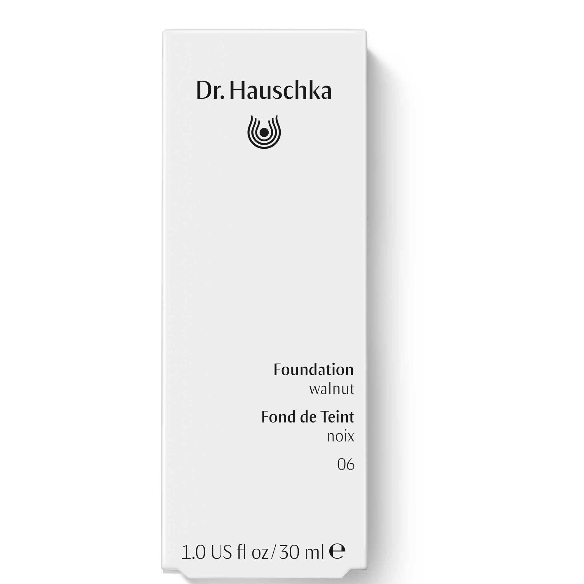 Foundation-06-walnut-30ml-Originalware-Sekundarverpackung-INT-transparent