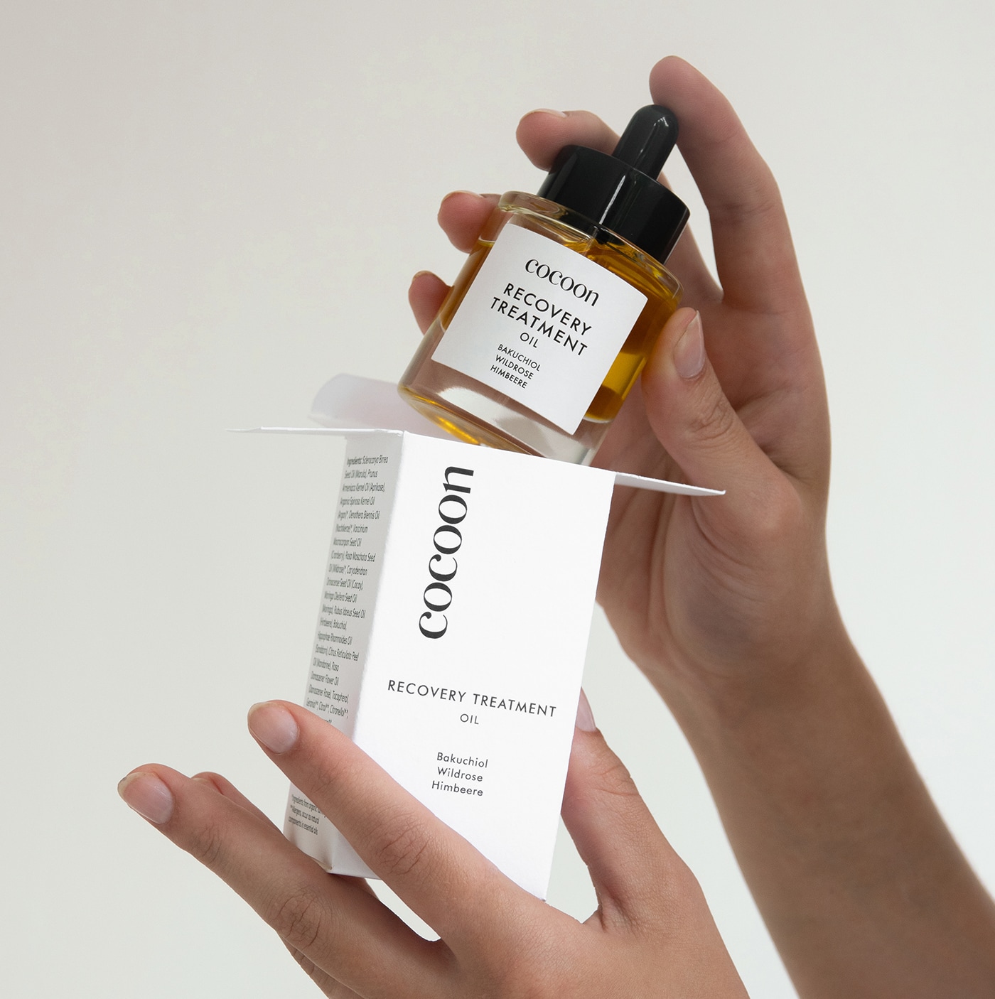 Cocoon-Botanicals-Recovery-Treatment-Oil-Slide-Show-mobile