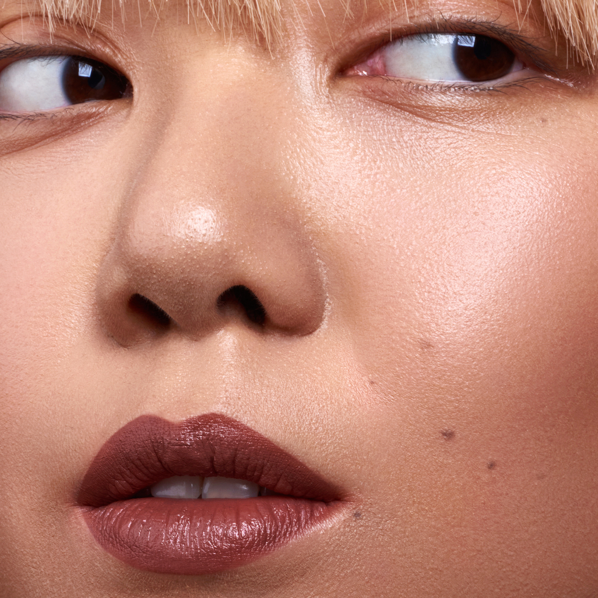 4752223006692_packaging VELVET WEAR Lipstick Dark Nude 35