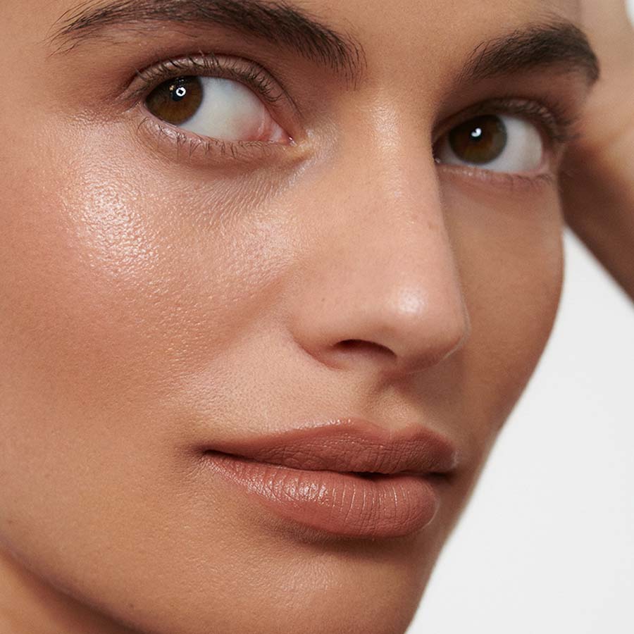 Make-Up-Anwendung-Look-2-Lipstick-13-Bromelia-1222-Webshop