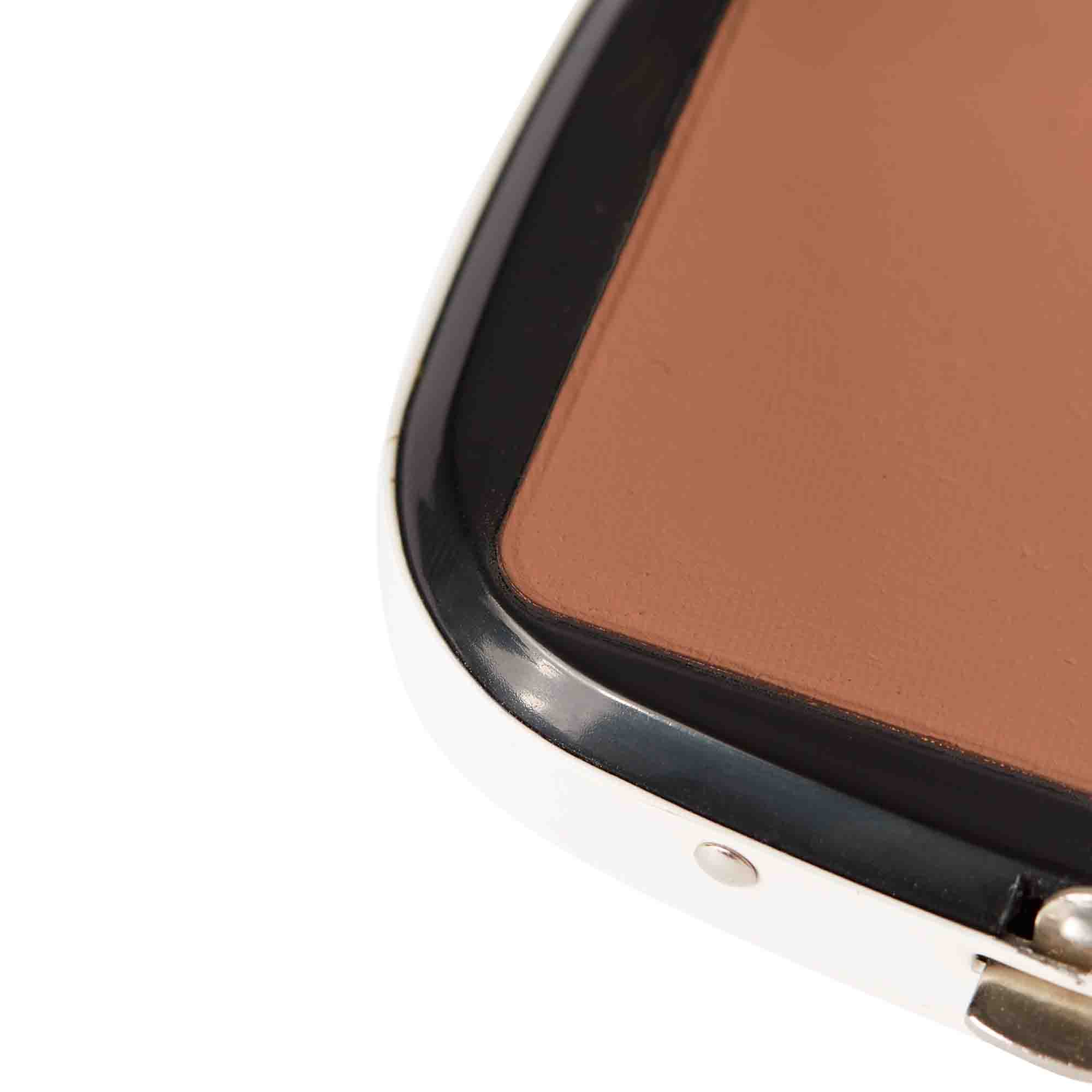 UG_ILGE_Close_TANNED_02_RGB_L1_frei_4260390882167_3