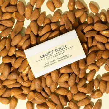 Karite_AmandeDouce_freigestellt_Web Mandel Karité-Seife, 100 g