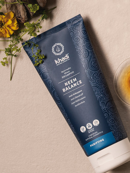 Neem_Shampoo_produkt-kahdi-tube2-balance