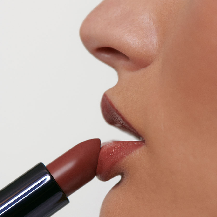 Make-Up-Anwendung-Look-5-Lipstick-14-Caralluma-0963-Webshop
