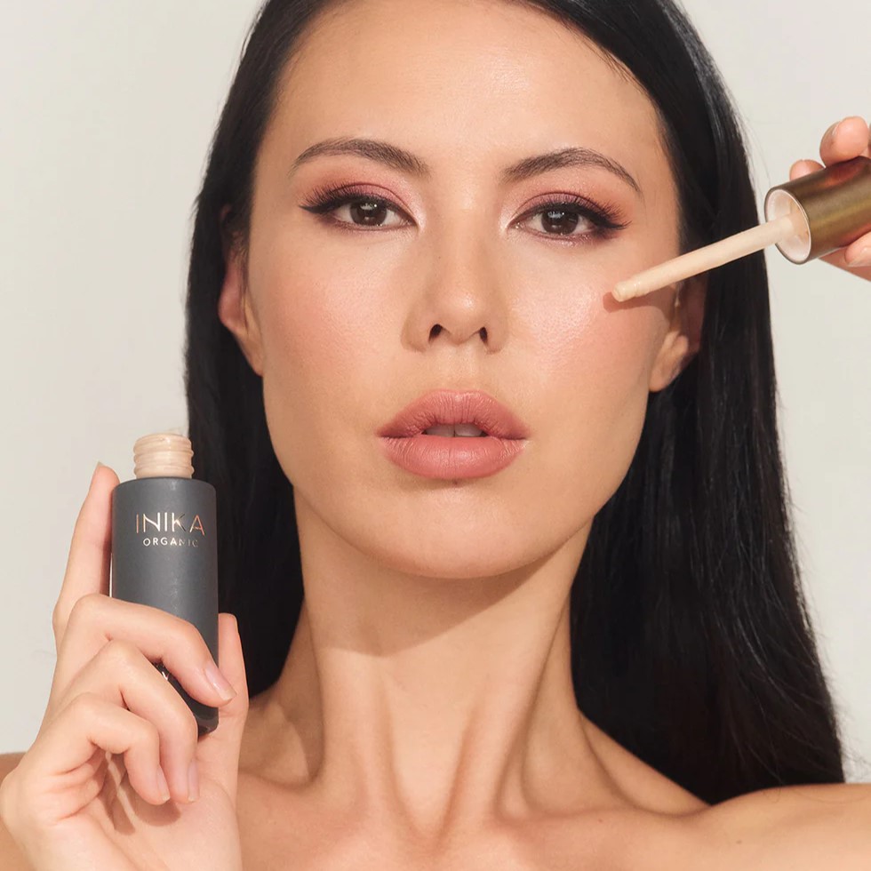 Radiant-Glow-Veil-front-lid-off-by-Inika-Organic_EAN-9553527049416 Organic Radiant Glow, 30ml