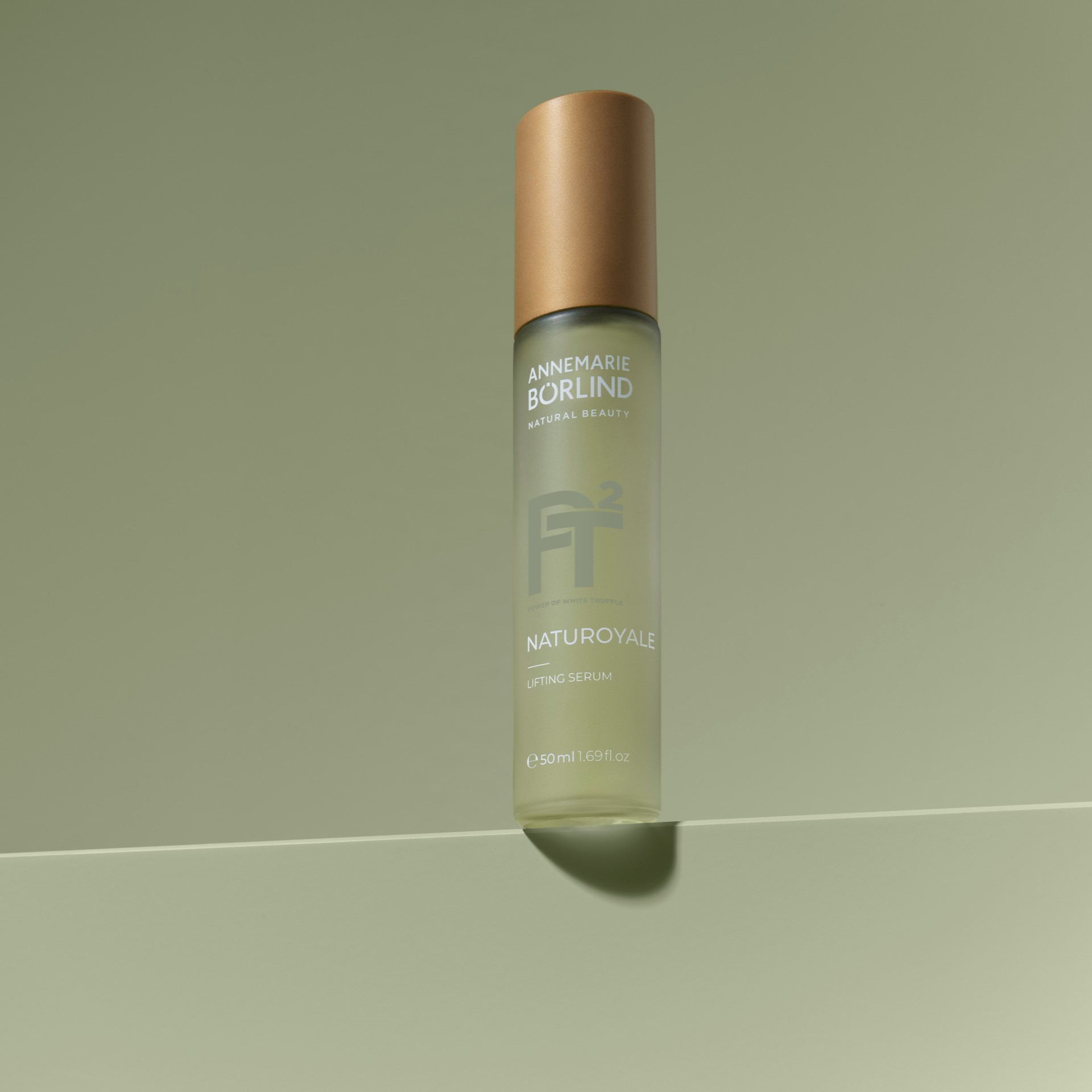 ANNEMARIE-BORLIND-NATUROYALE-Liftendes-Serum_Presseformat_14518