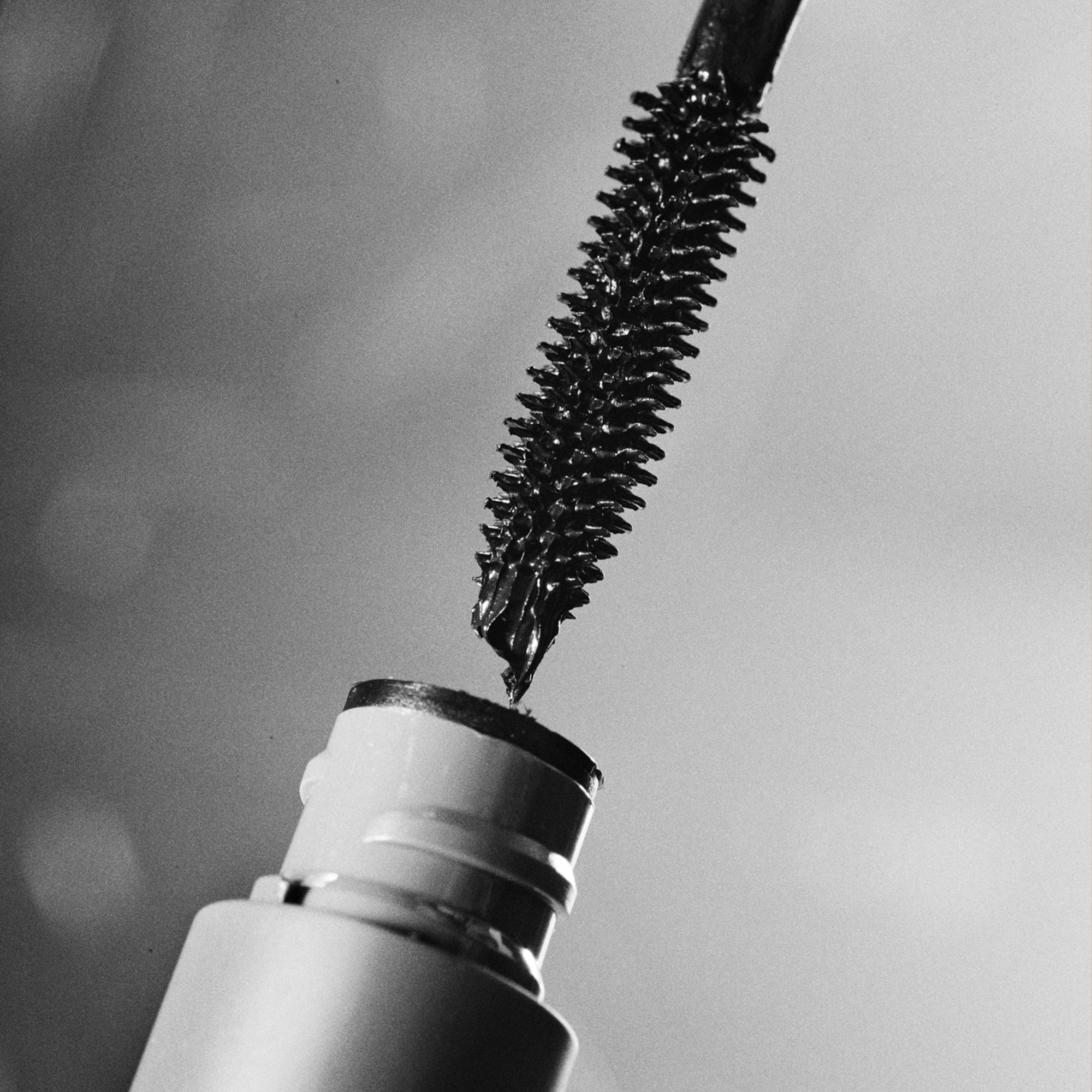 DEEP MATTER Bold Volume Mascara