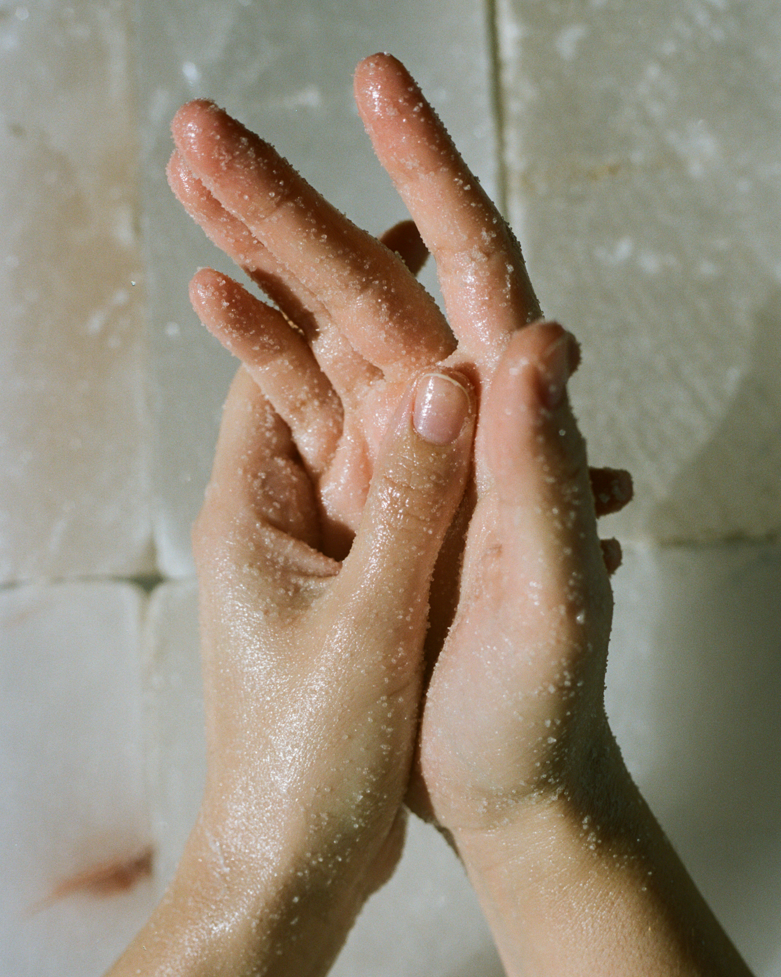 HANDS-EXTRA-4