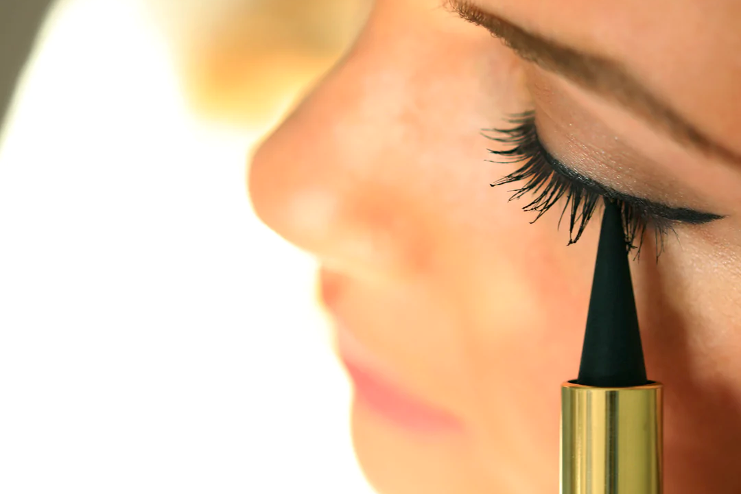 06_eyeliner_khol_1080x