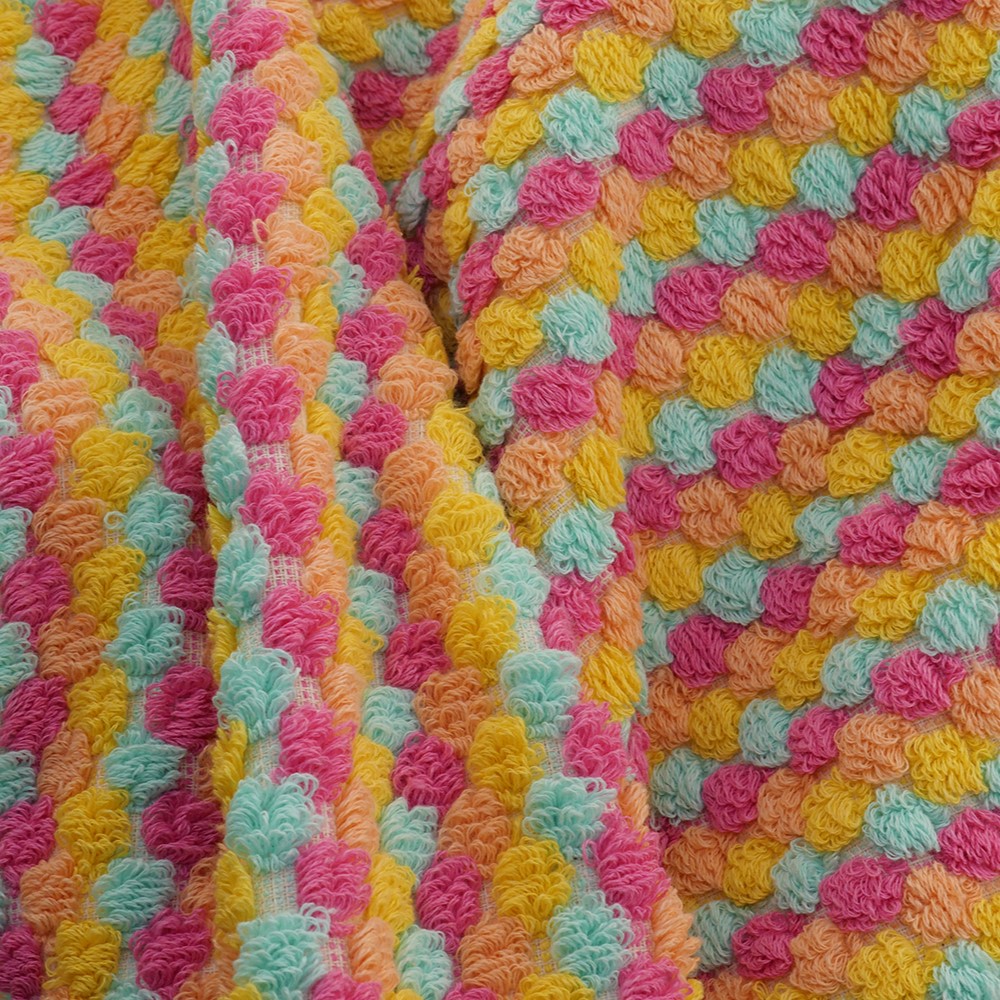 P1042607 Serviette de bain éponge à pois Bonbon