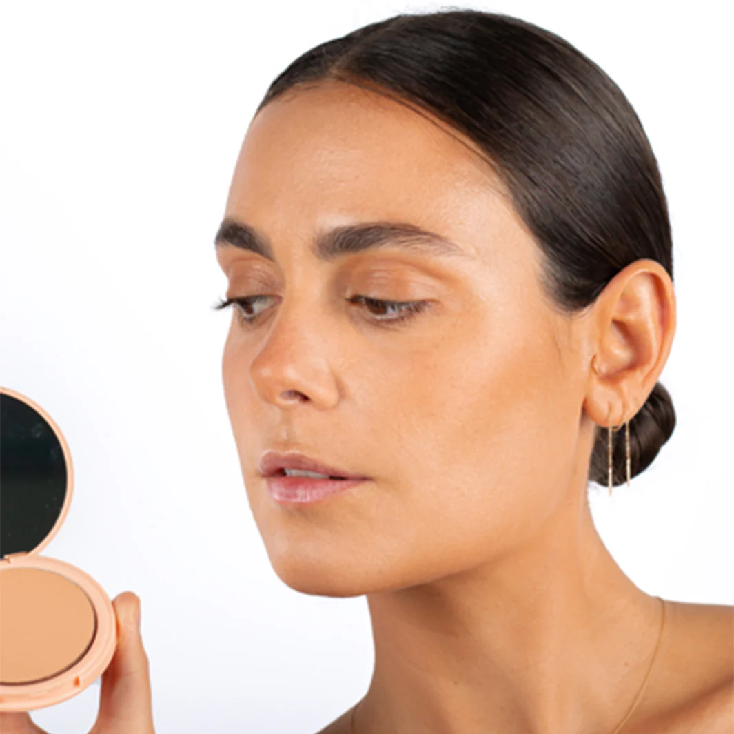 poudre-soin-matifiante-spf15-02-peau-de-peche-la-crique-beauty_1800x1800
