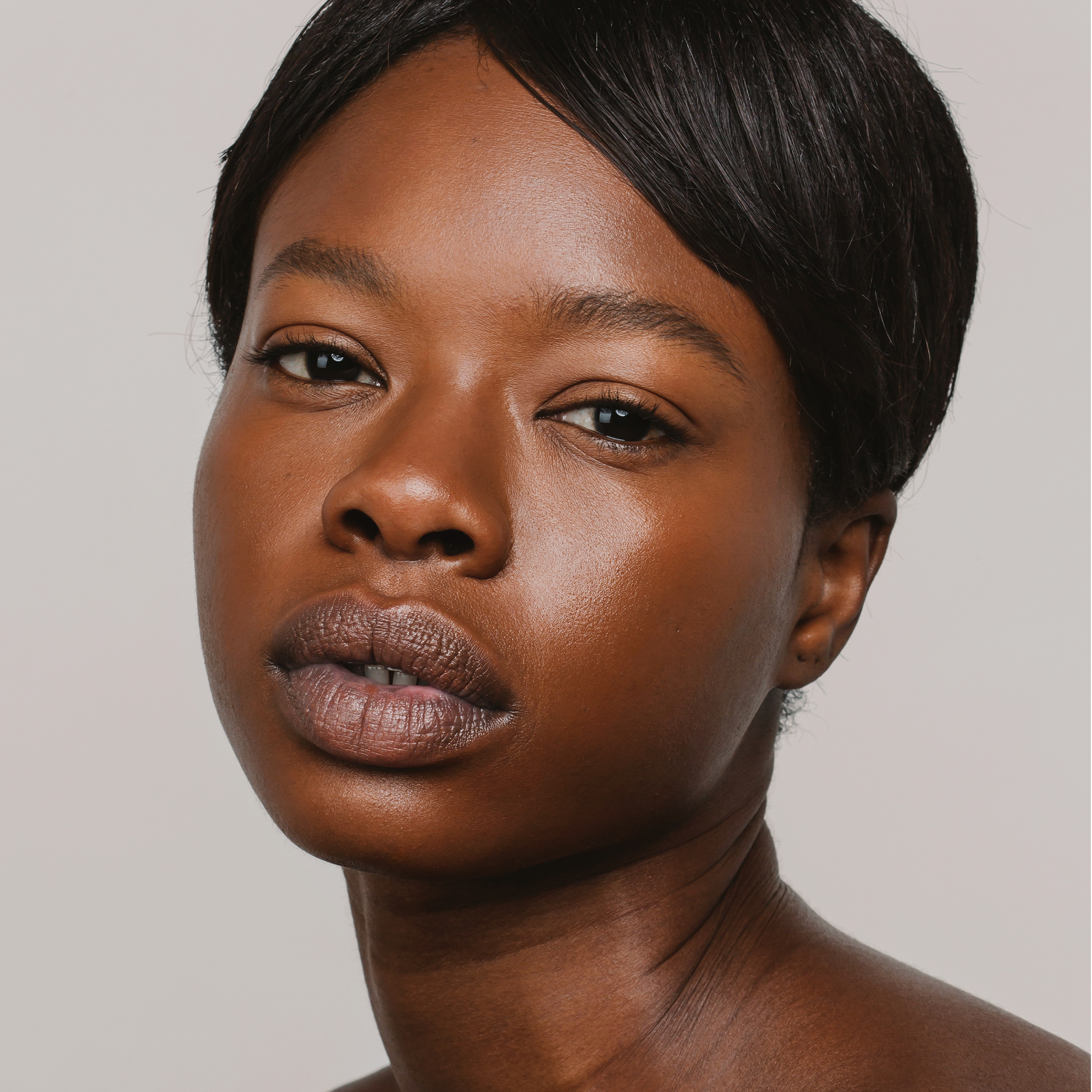 4752223000553 SKIN EQUAL FOUNDATION, 90 CHESTNUT, 30ml
