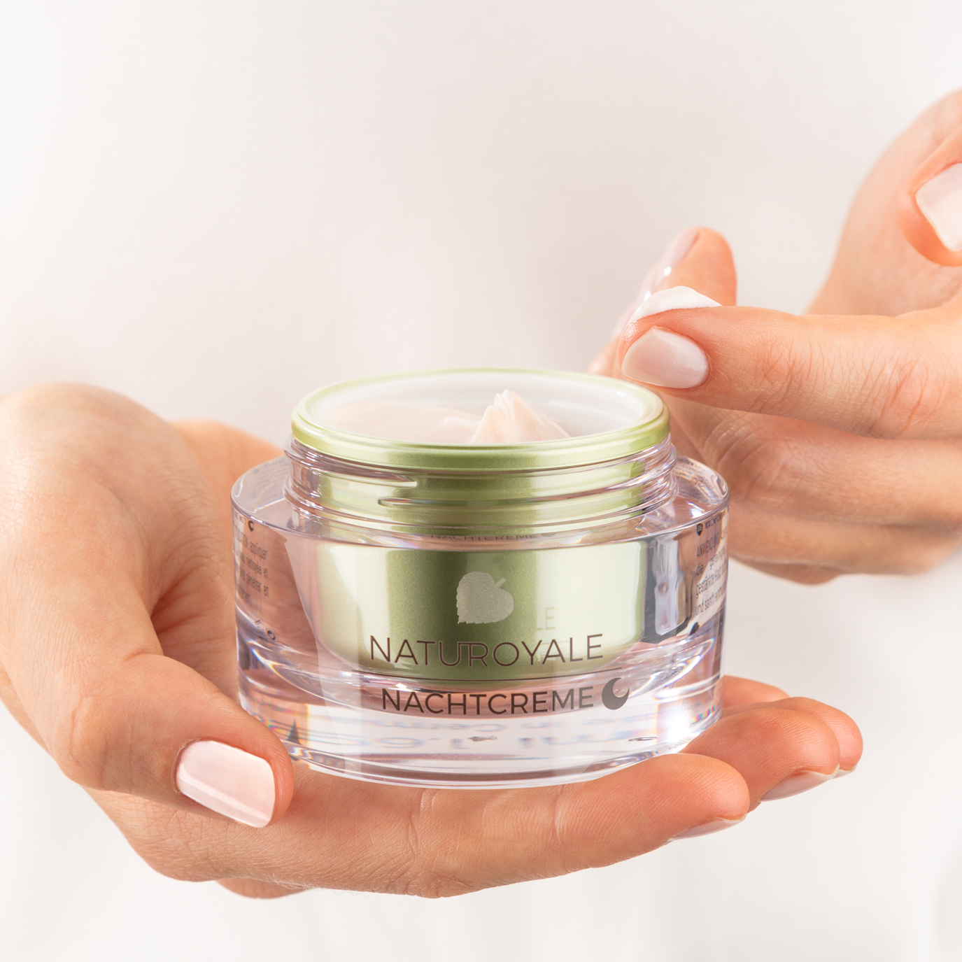 4011061214738_13418149_ANNEMARIE-BORLIND-NATUROYALE-Nachtcreme_Presseformat_8234