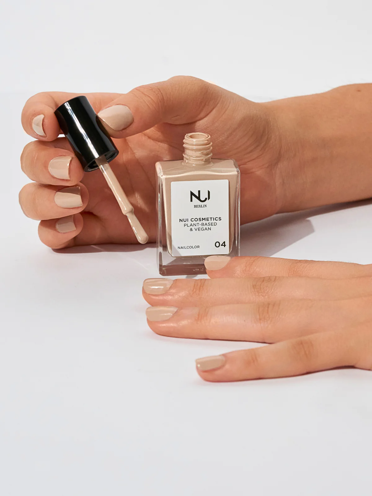 NUI_Nailcolor_04_Sand_Website_4_2048x2048