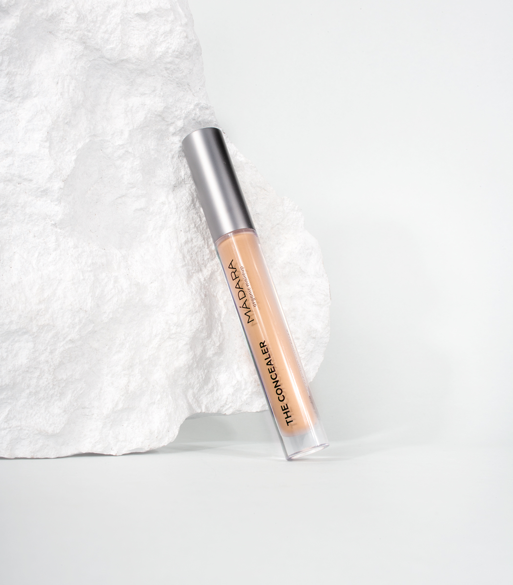MADARA-The-Concealer-45-Almond-1051x1200PsfPrGm6XXpEc