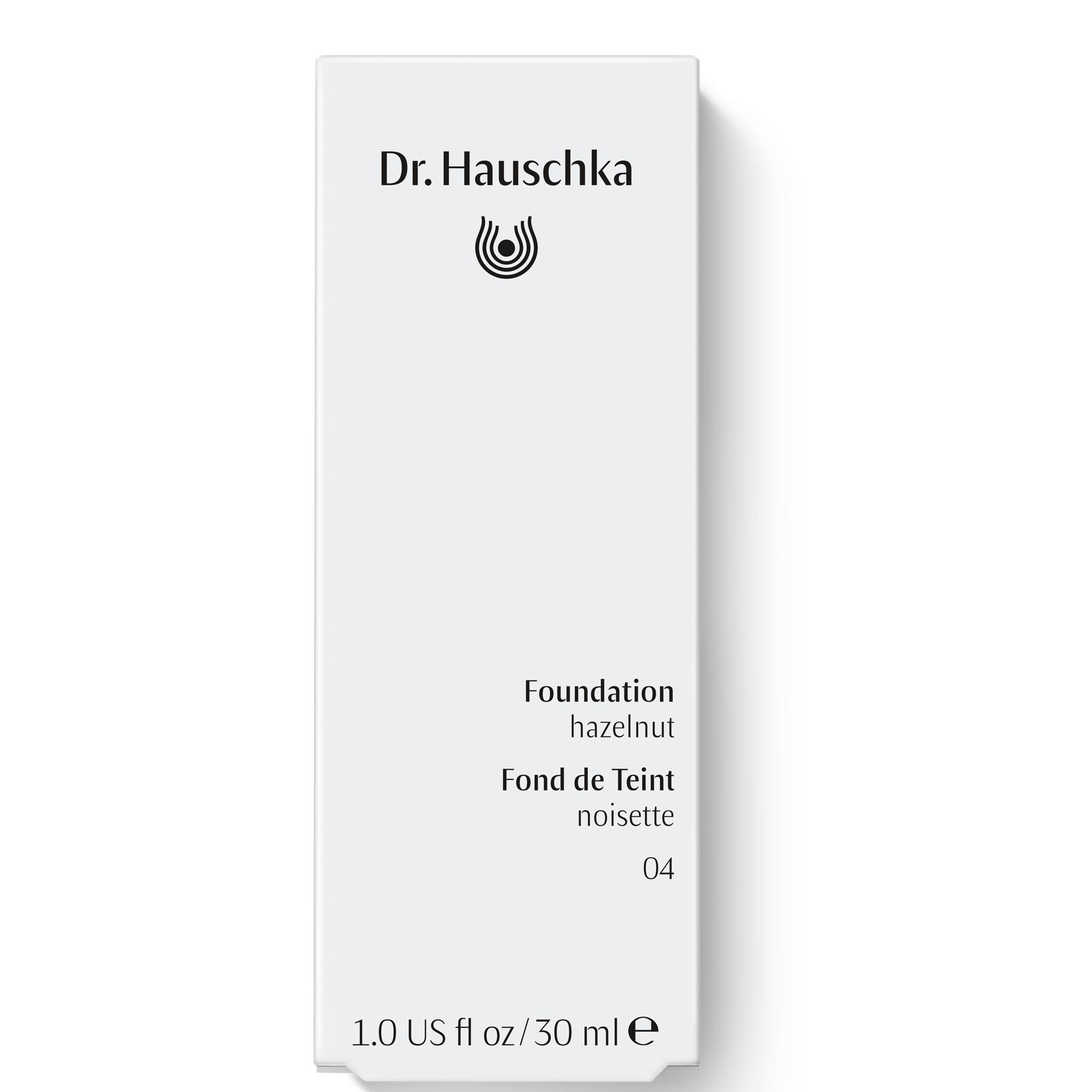 Foundation-04-hazelnut-30ml-Originalware-Sekundarverpackung-INT-transparent