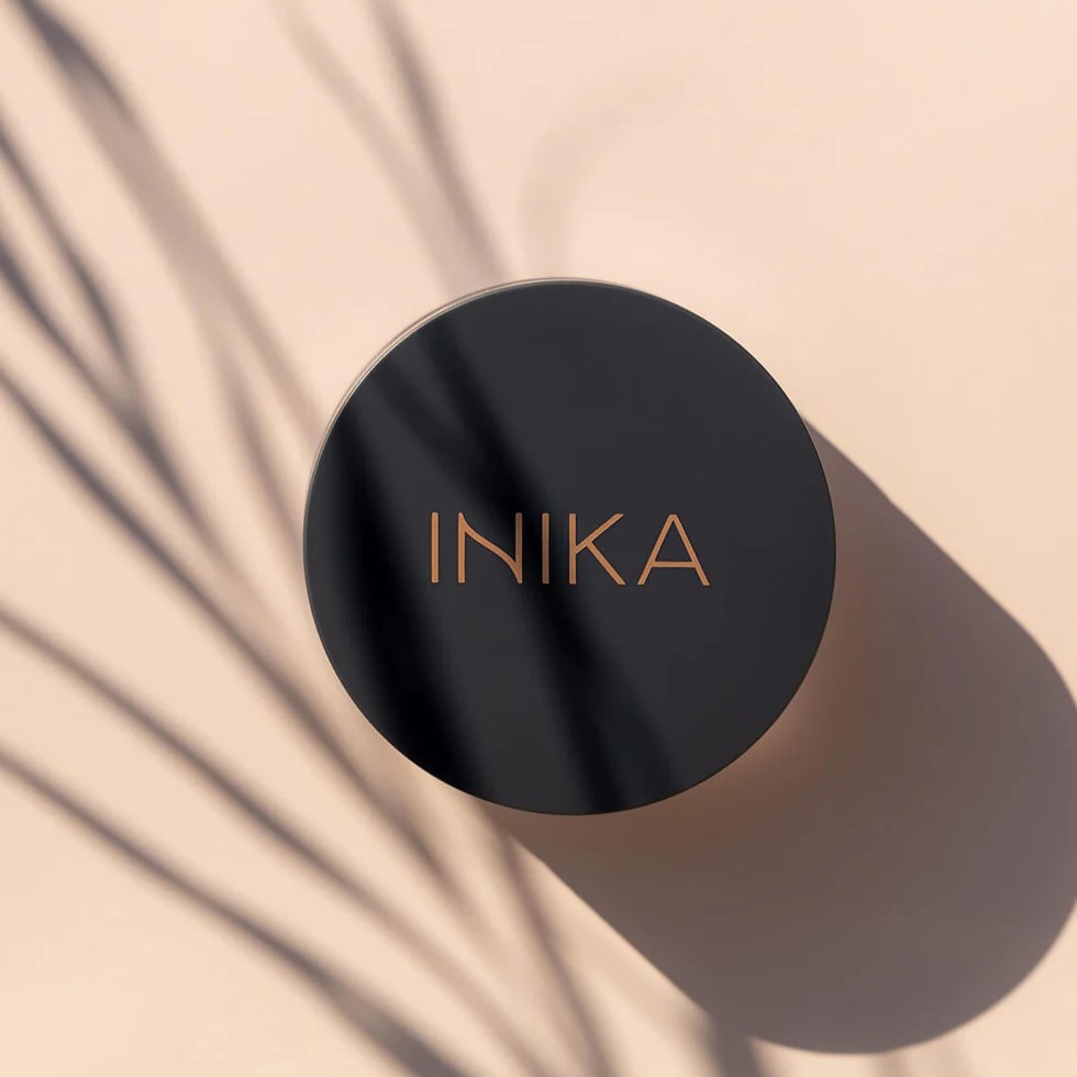 Loose-Mineral-Foundation-SPF25-Strength-open-by-Inika-Organic_EAN-9553527049492 Loose Mineral Foundation SPF 25 - Strength