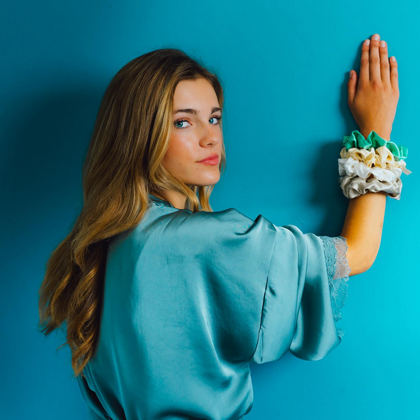 PURE SILK SCRUNCHIE cream