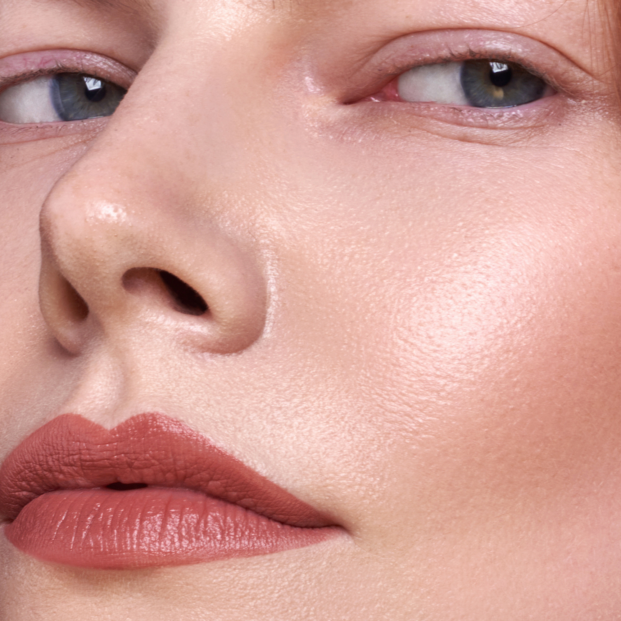 4752223006661 VELVET WEAR Lipstick Warm Nude 32