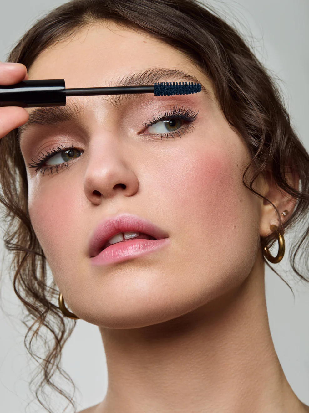 UG_WINT_PS_3_RGB_L1_2746x3668px_frei_4260390881719_1 WINT Mascara Midnight Blue 03