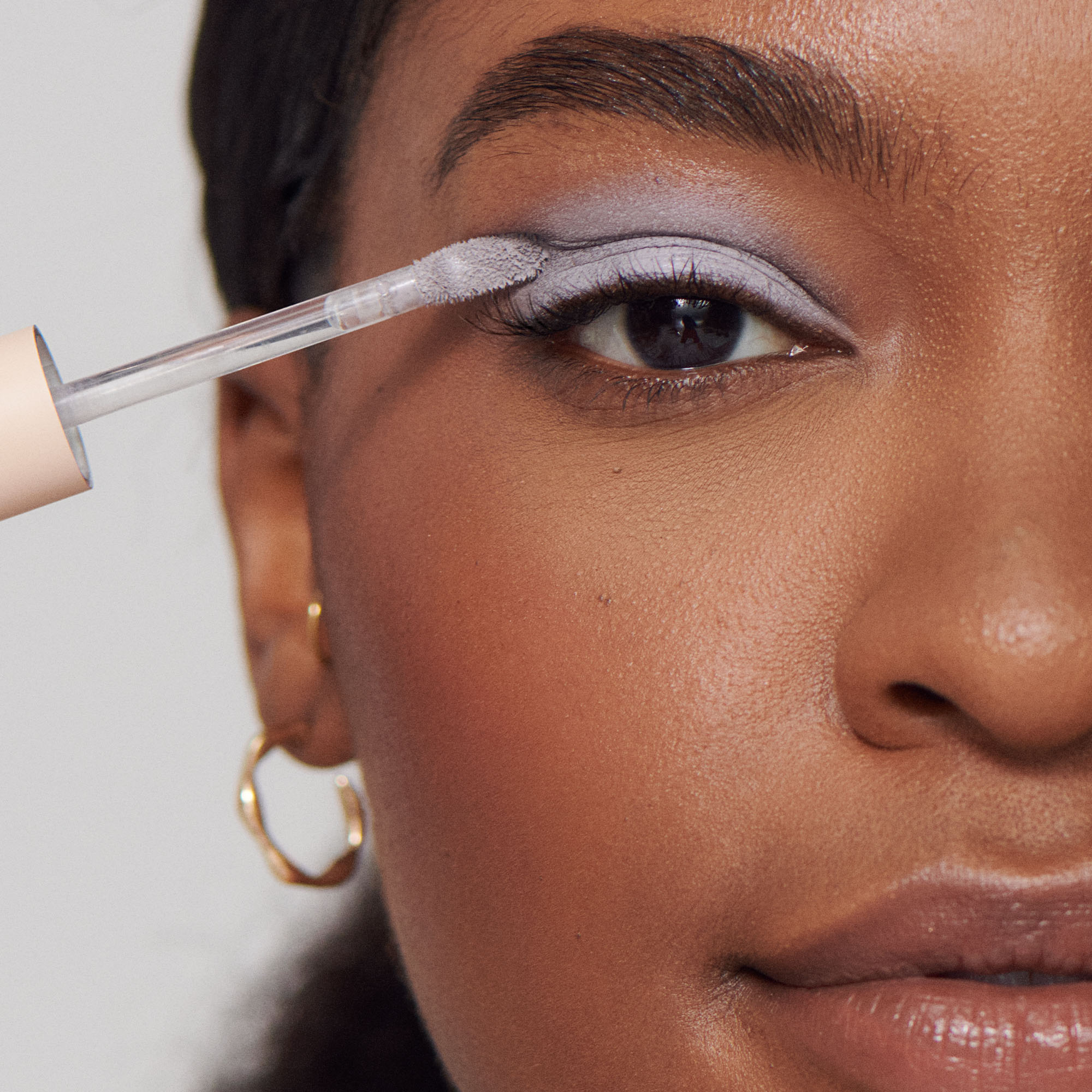 ILIA-Beauty-Liquid-Powder-Eye-Tint-Dove-818107029837_7