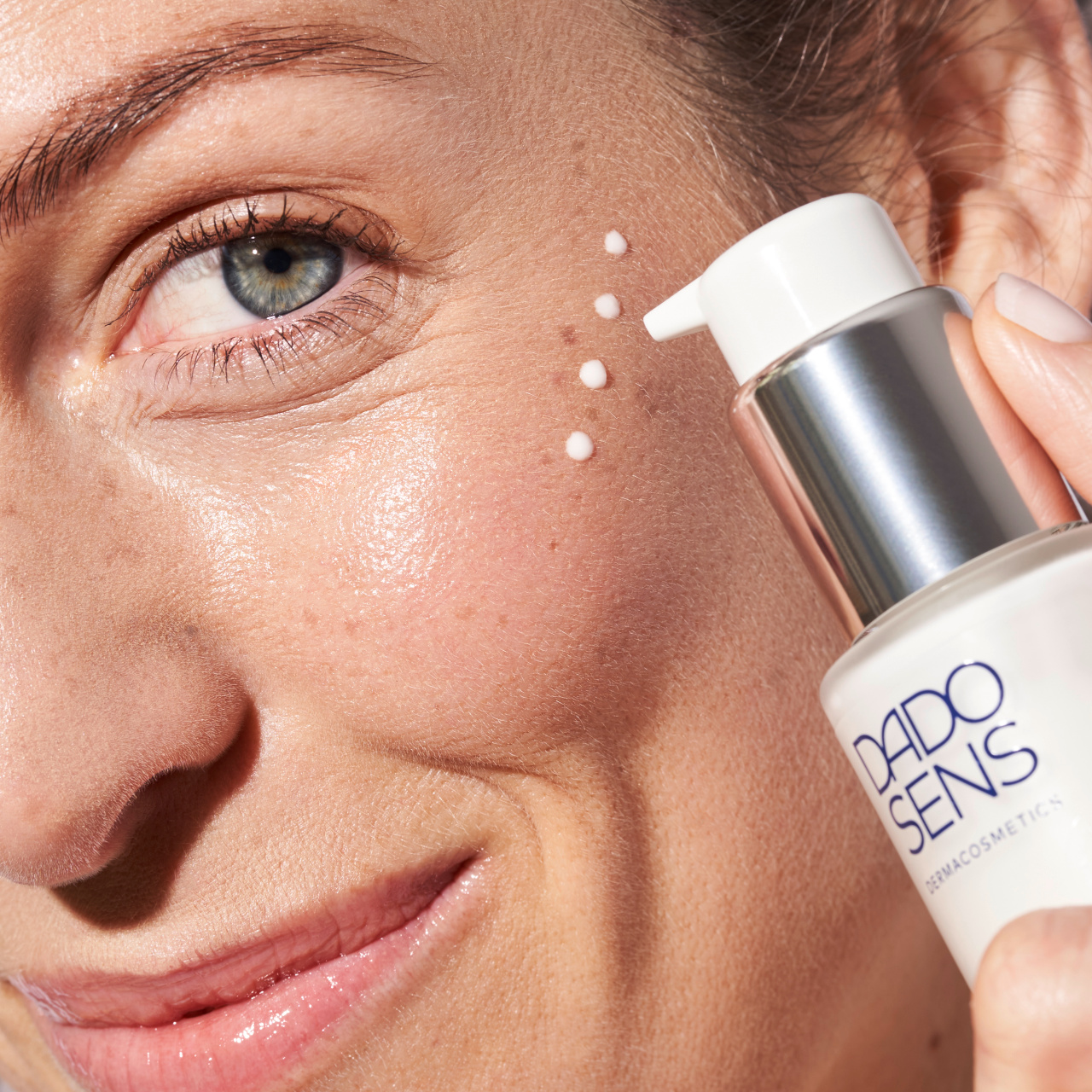DADO-SENS-PIGMENTCARE-ANTI-PIGMENTFLECKEN-SERUM_Office_9992