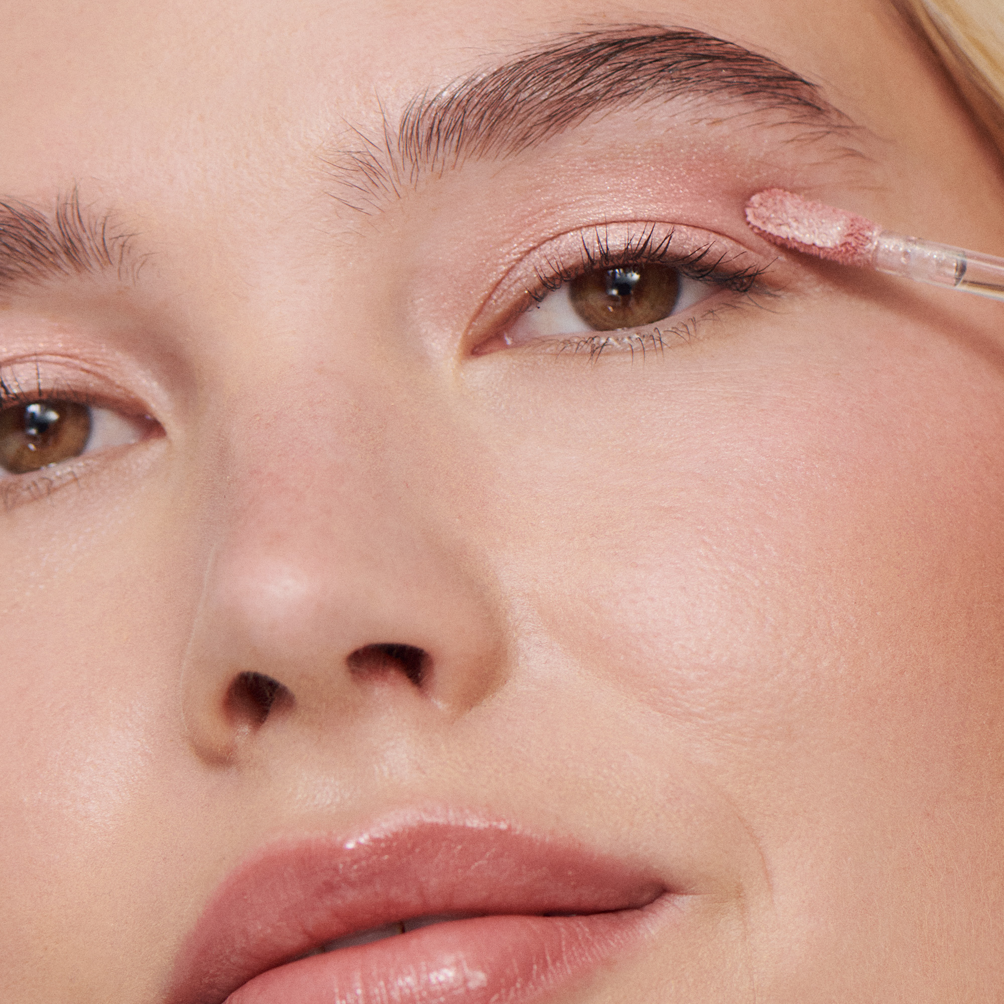 ILIA-Beauty-Liquid-Powder-Eye-Tint-Aura-818107029783_7