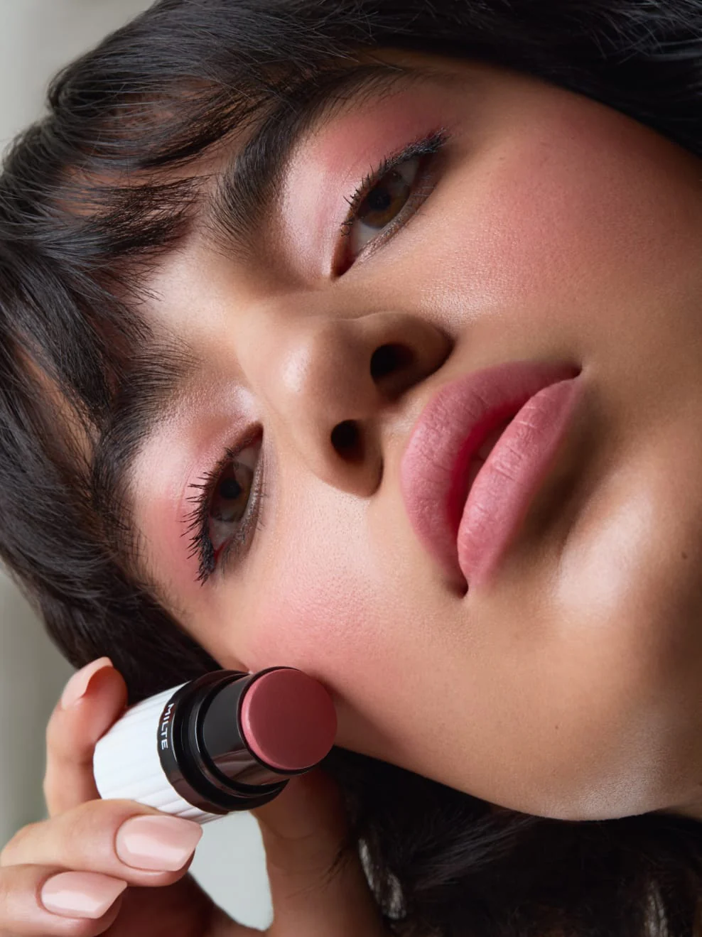 UG_MILTE_Blush_Multistick_01_MOD_03_988x1319_6c33dfe6-828f-4464-b58e-cc7435706fd0
