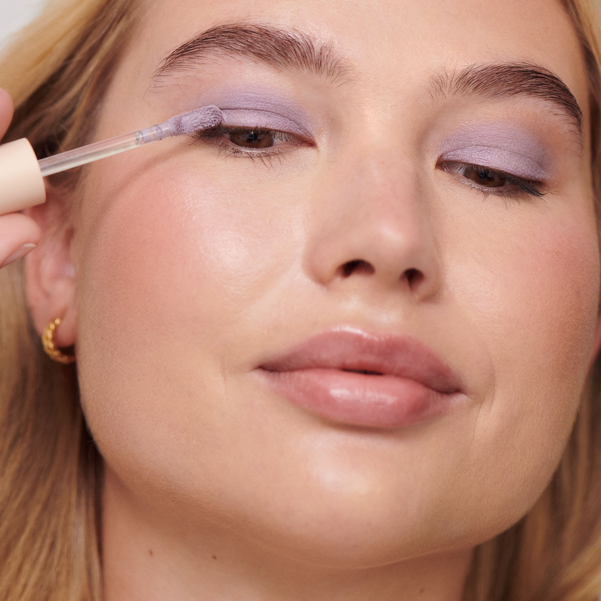 ILIA-Beauty-Liquid-Powder-Eye-Tint-Aster-818107029868_7