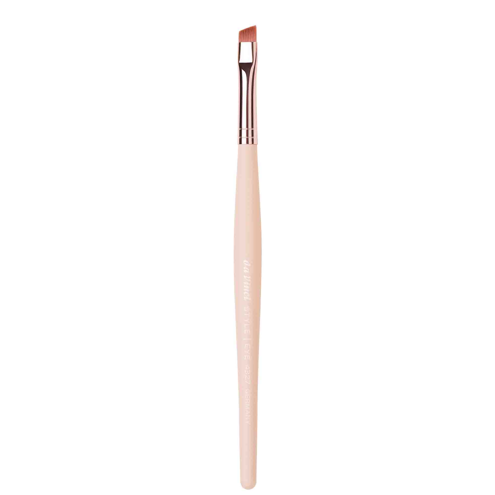Eyebrow & Liner, Style